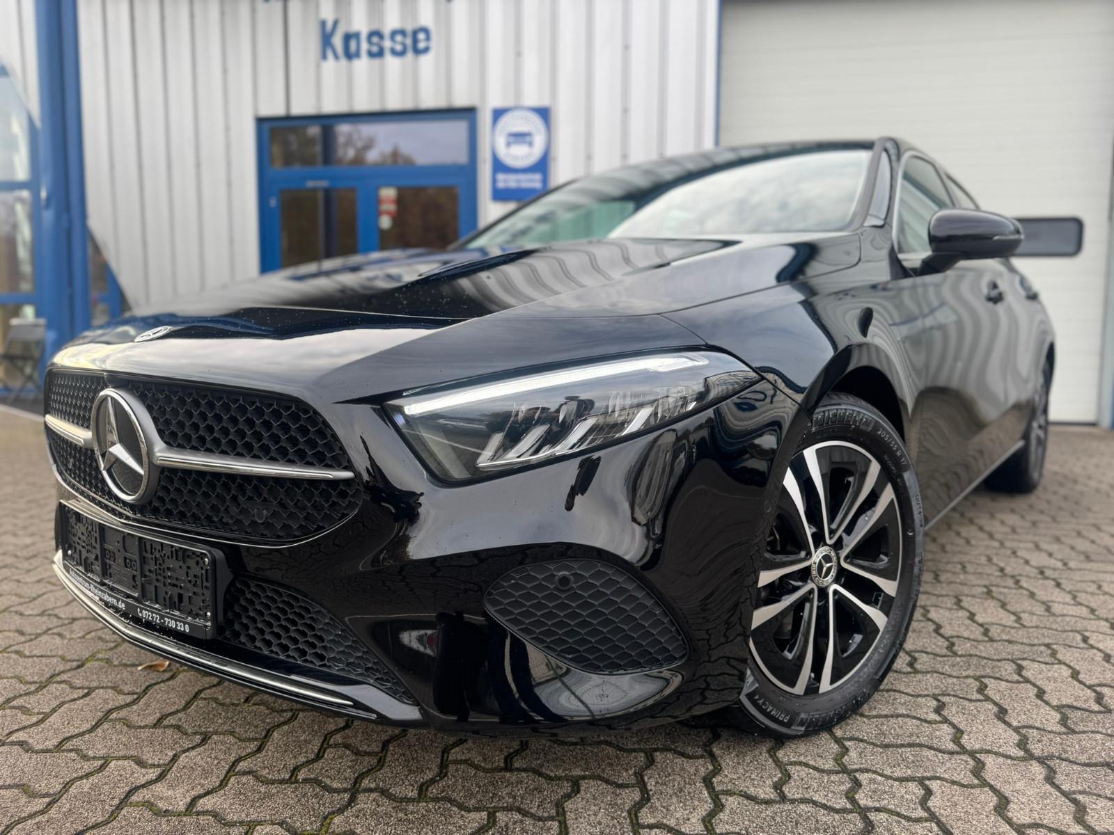 Mercedes-Benz A180 | AUT | KAMERA | WIDESCREEN | SZH | LED |