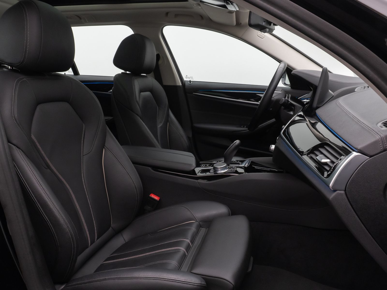 Fahrzeugabbildung BMW 530e Luxury Line Panorama Kamera HUD DAB 4xKlima