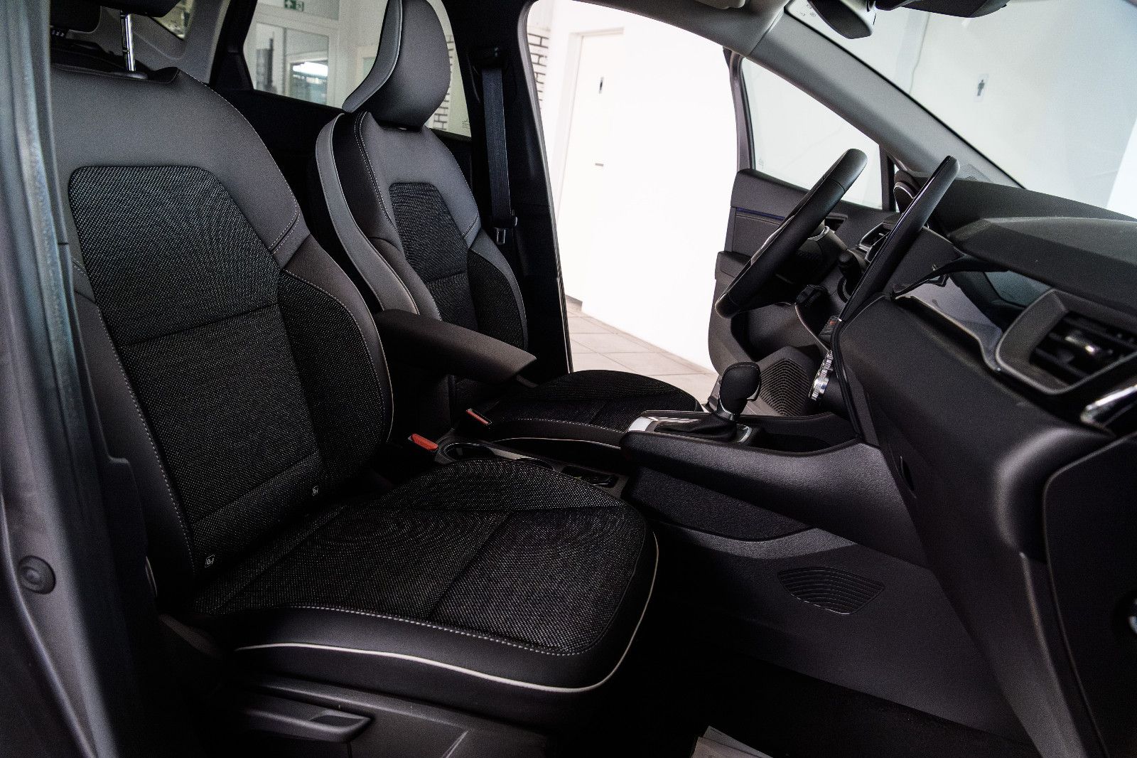 Fahrzeugabbildung Mitsubishi ASX 1.6 Intro Edition PHEV +LED+RFK+NAVI+SHZ+