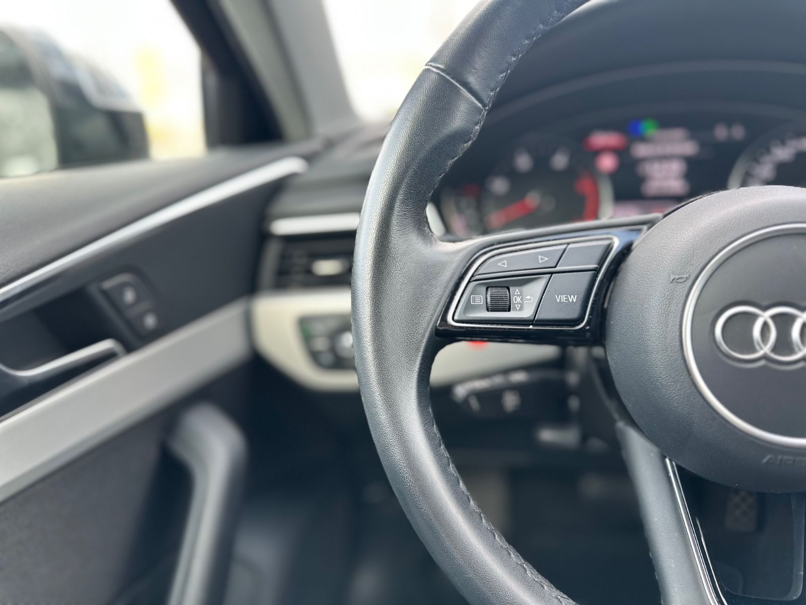 Audi A4 Avant 40 TDI S-LINE*NAVI*LED*AHK* foto 23
