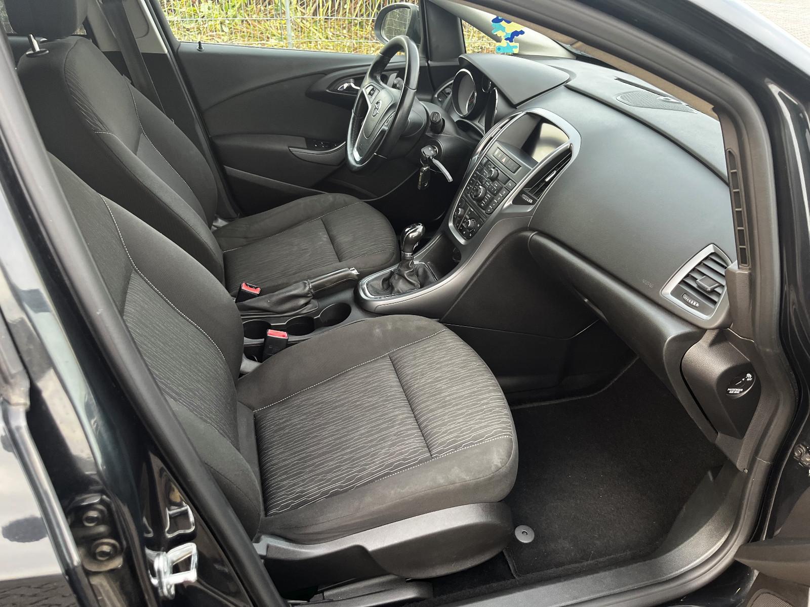 Opel Astra 2015 — photo 10