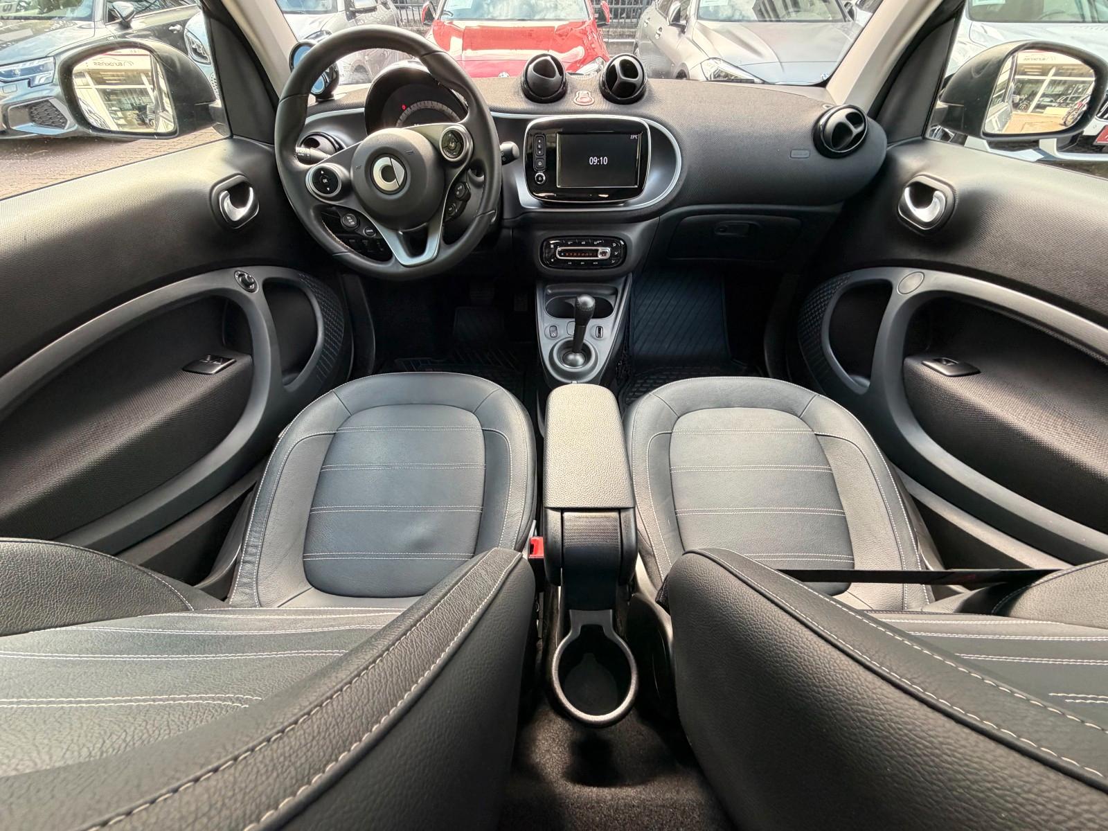 Smart fortwo TWIN prime*PANO*LEDER*NAVI*SHZ*KAM*