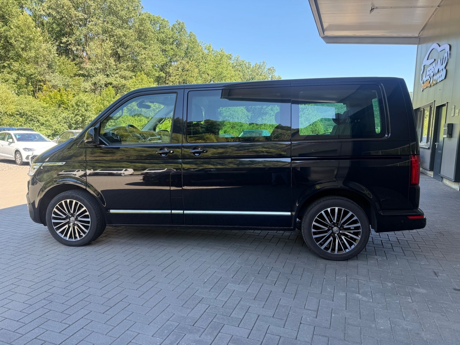 Volkswagen T6.1 Multivan FWD Highline DSG LED App AHK foto 8