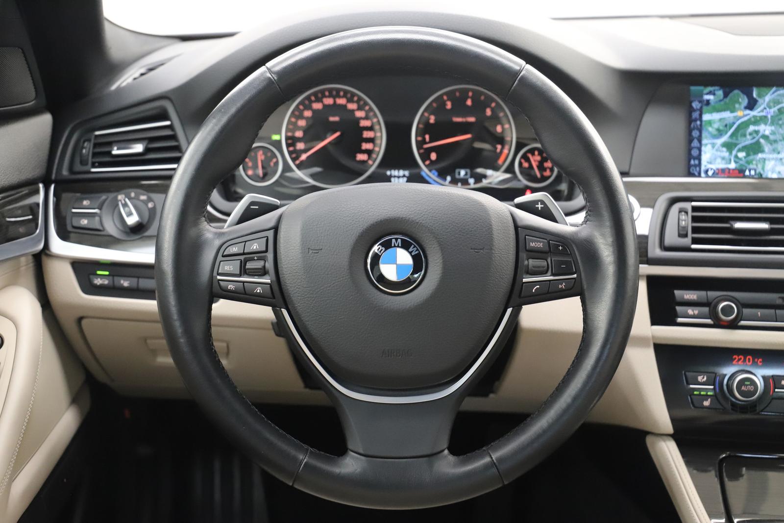 BMW 523i 3.0 204PS Automatik S-Dach ACC HUD Navi LED