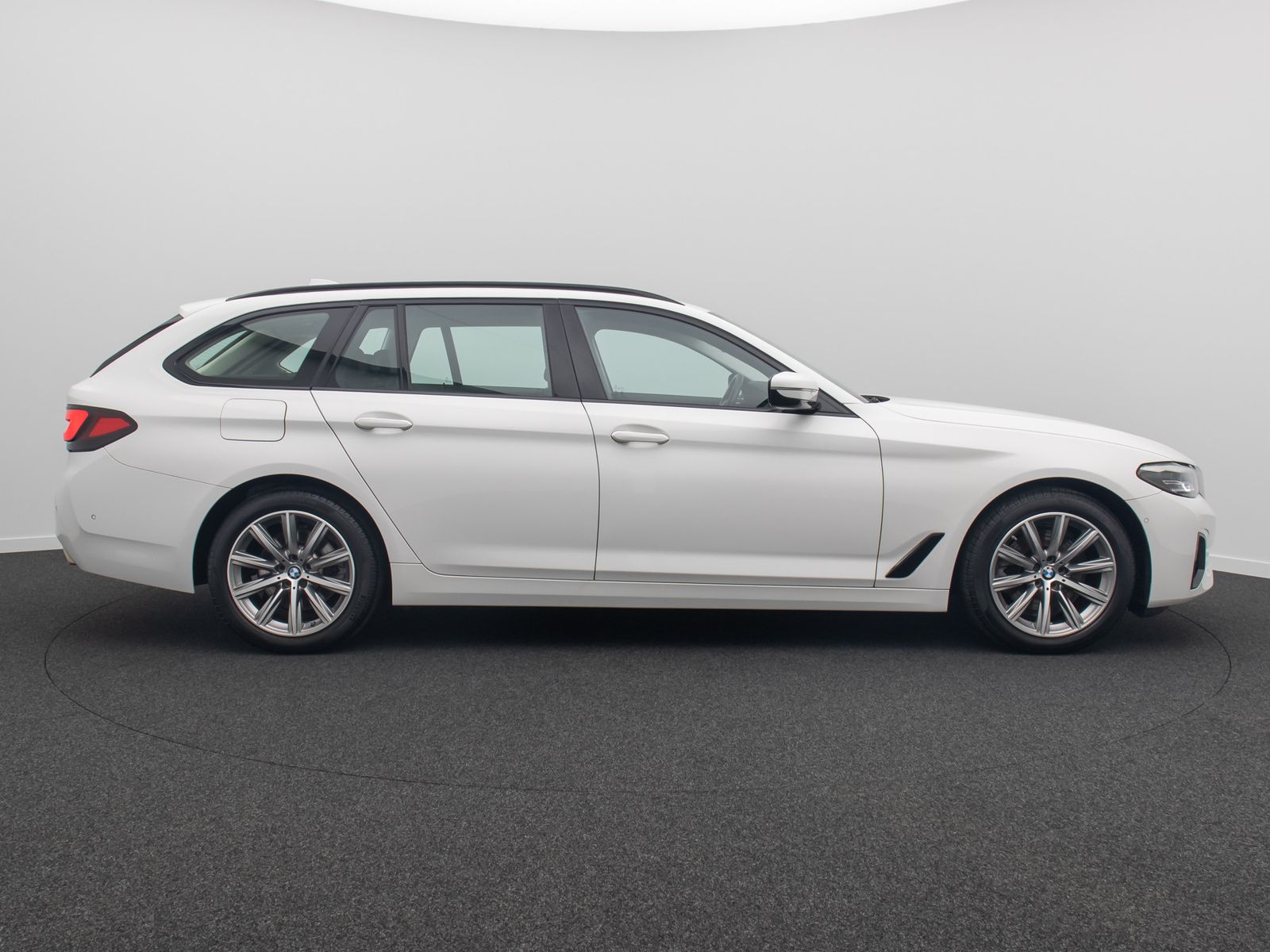 Fahrzeugabbildung BMW 520d Alarm AHK CockpitPlus Stop&go Kamera DAB