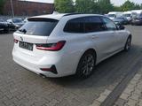 BMW 320 i Touring Aut Sport Line Navi LED PDC Kamera - BMW 320 Gebrauchtwagen in Düsseldorf
