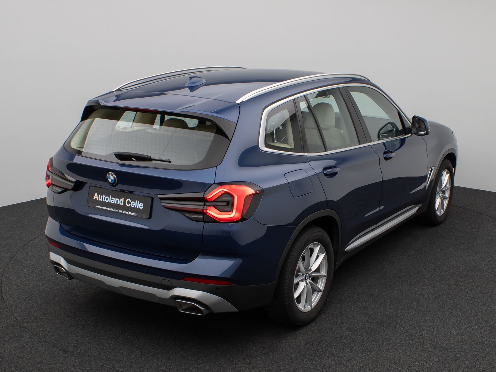 Fahrzeugabbildung BMW X3 xD20d Kamera HUD DAB HiFi Komfort Leder Sport