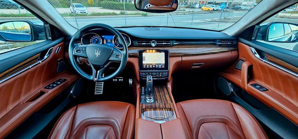 Maserati Quattroporte