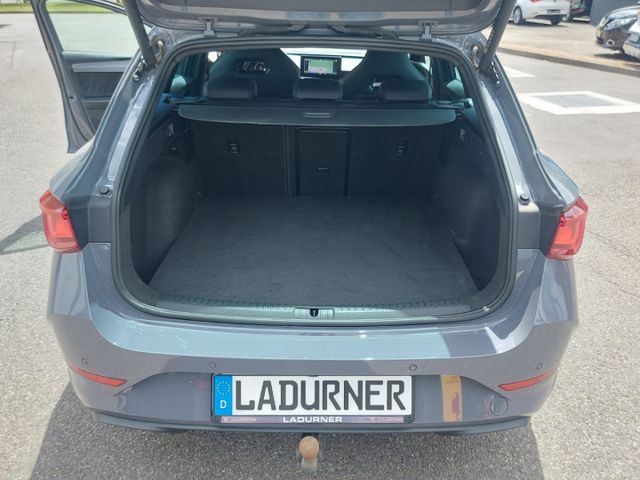 Leon *Sportstourer VZ/e-Hybrid /AHK-klappbar/LED