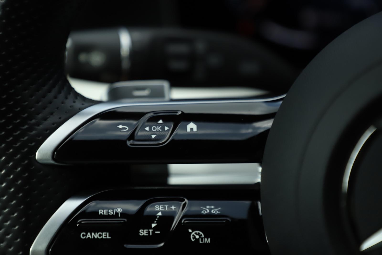 Mercedes-Benz E 220d T-Modell AMG Nav Burmesteri Distronic AHK