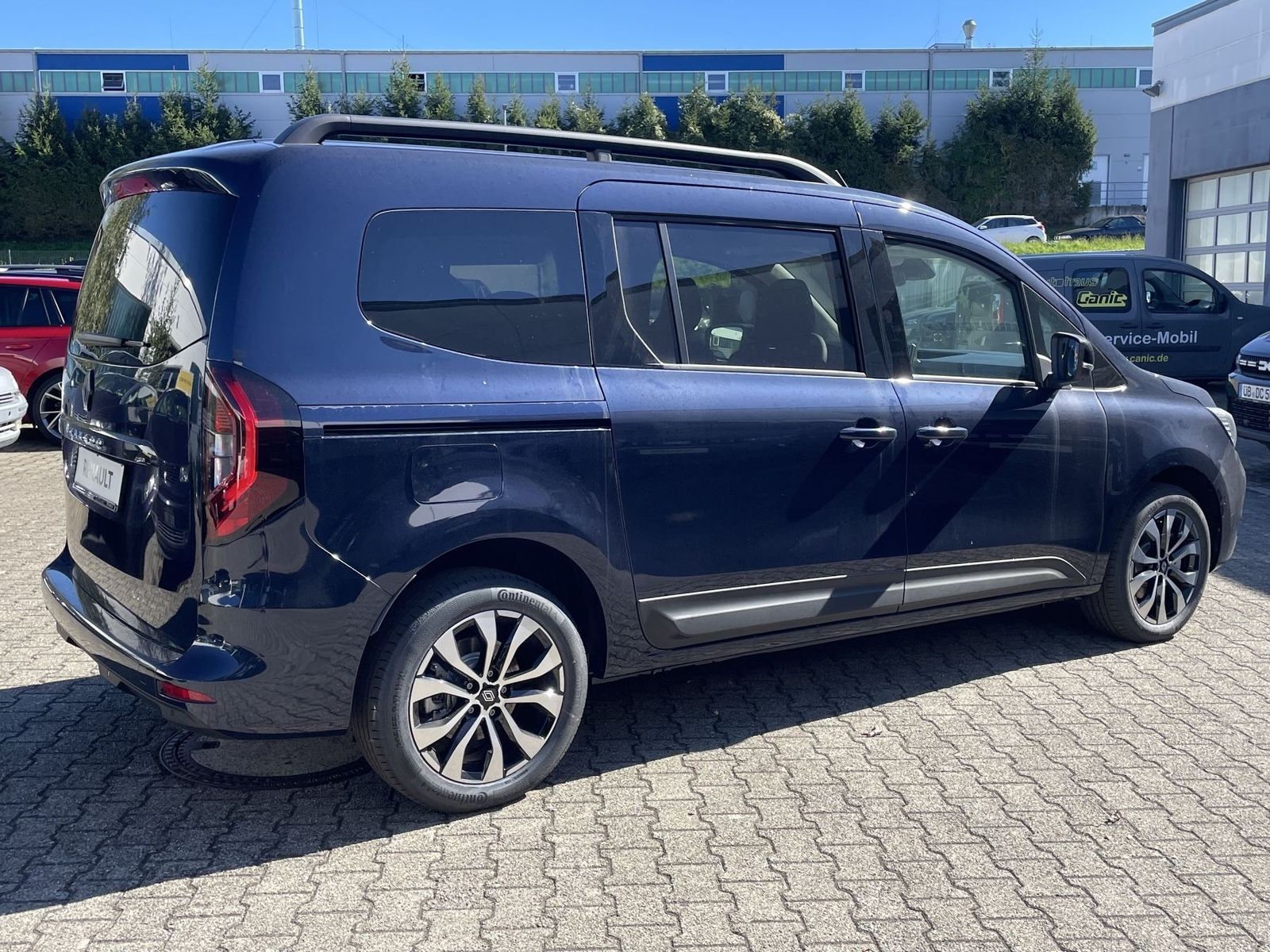 Fahrzeugabbildung Renault Kangoo Grand Techno TCe 130 EDC 7-Sitzer