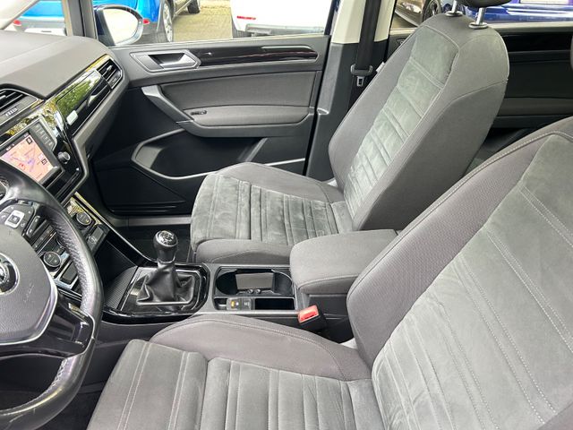 Fahrzeugabbildung Volkswagen Touran Highline 2.0TDI + Navi+ Panorama GHS+ergo