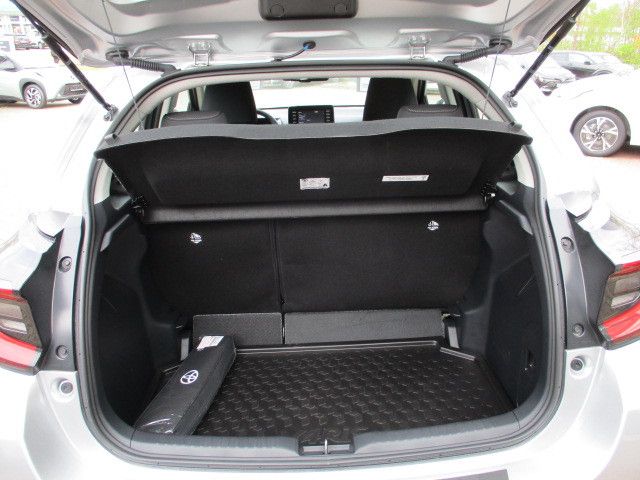 Fahrzeugabbildung Toyota Yaris Hybrid Team Deutschland