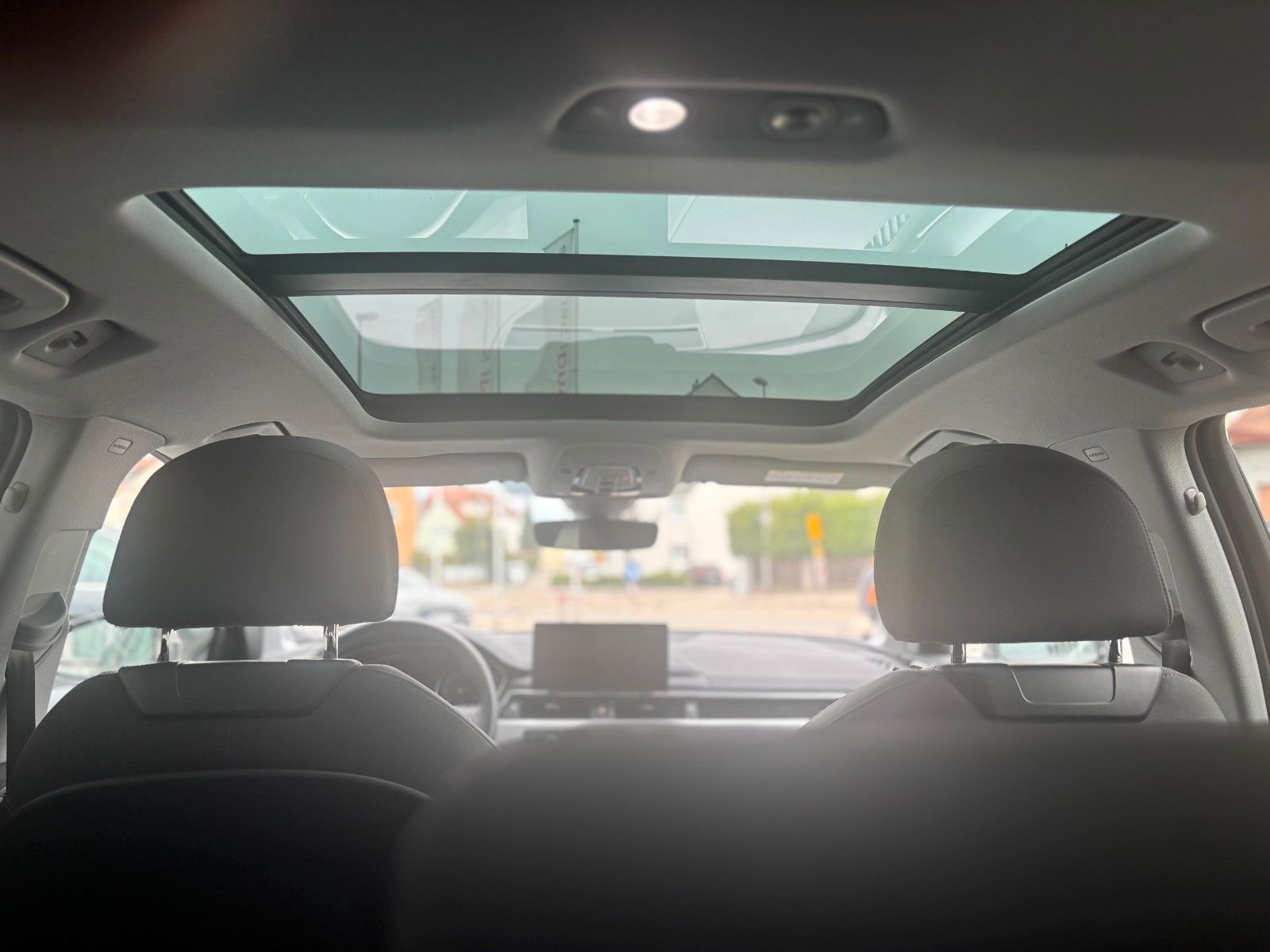Fahrzeugabbildung Audi A4 Avant 40 TFSI quattro basis