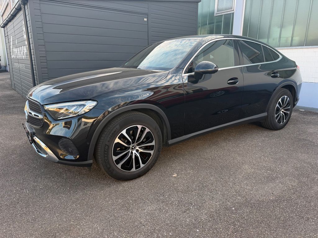 Image of Mercedes-Benz GLC 220