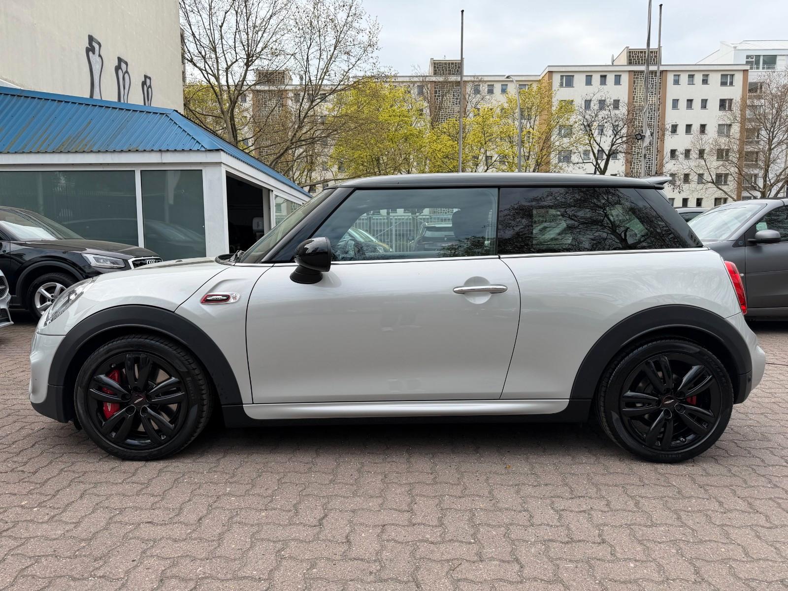 MINI JohnCooperWorks Trim Aut*LEDER*PANO*H/K*PDC*KAM
