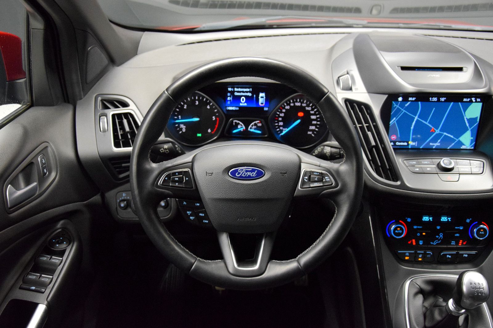 Fahrzeugabbildung Ford Kuga ST-Line Tempomat Kamera PDC Bi-Xenon el.Hkl