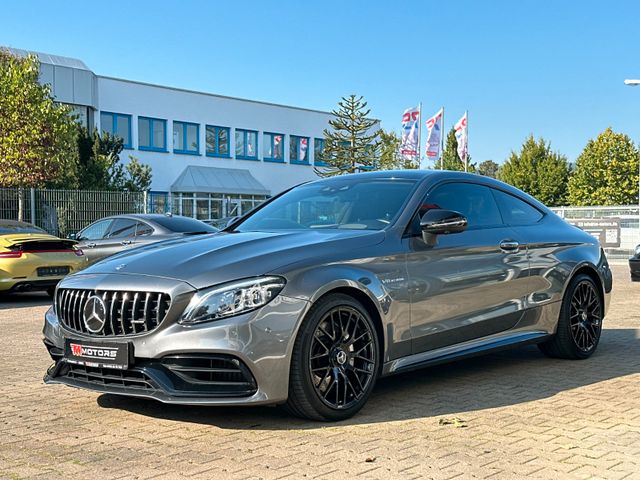 Mercedes-Benz C63 AMG HUD\MultiBeamLED\Pano\360°\Burmeister\