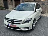 Mercedes-Benz B 180 Sport Bi Xenon Teilleder Service Neu! Top - gebrauchte Mercedes-Benz B 180 aus dem Jahr 2013