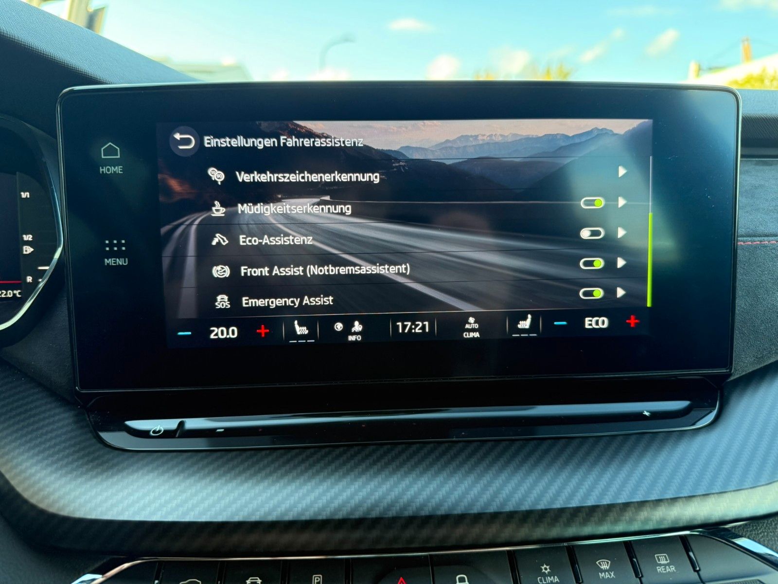 Fahrzeugabbildung SKODA Octavia 1.4 TSI iV RS HUD+R-Kamera+
