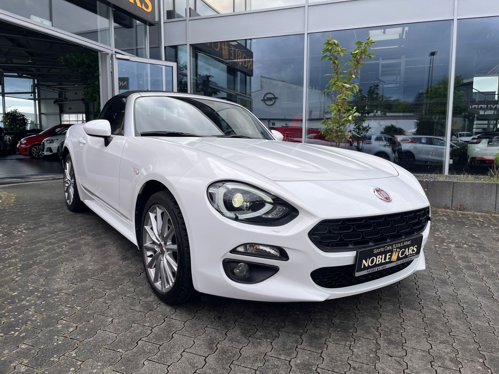 Fahrzeugabbildung Fiat 124 Spider Lusso KLIMA LED NAVI ALU