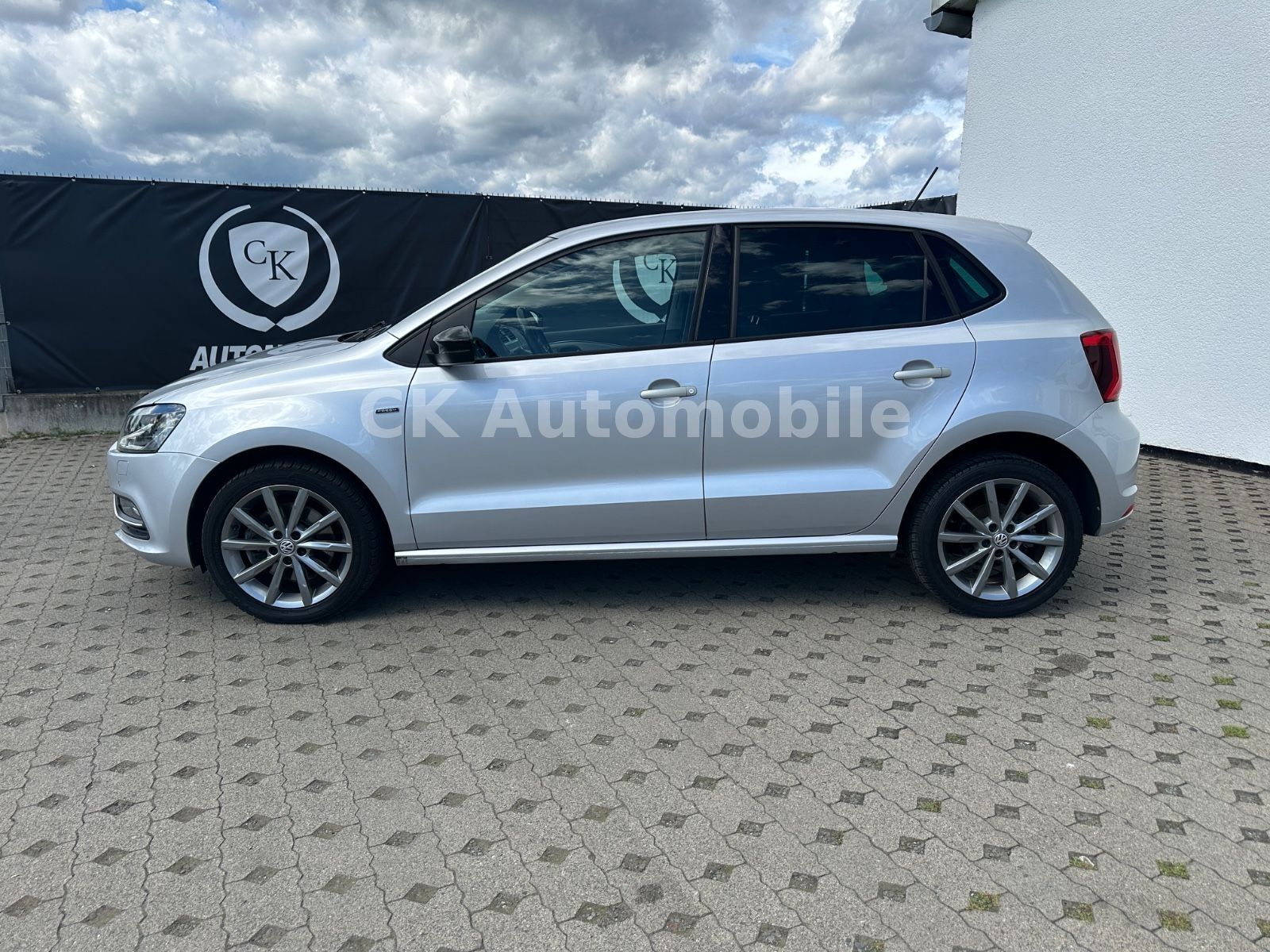 Fahrzeugabbildung Volkswagen Polo V Fresh 1.2 TSI DSG/Klimaanlage/SHZ/PDC