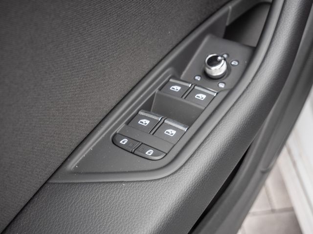 A4 Avant 35 TFSI S line PDC SHZ NAVI AHK ACC LED
