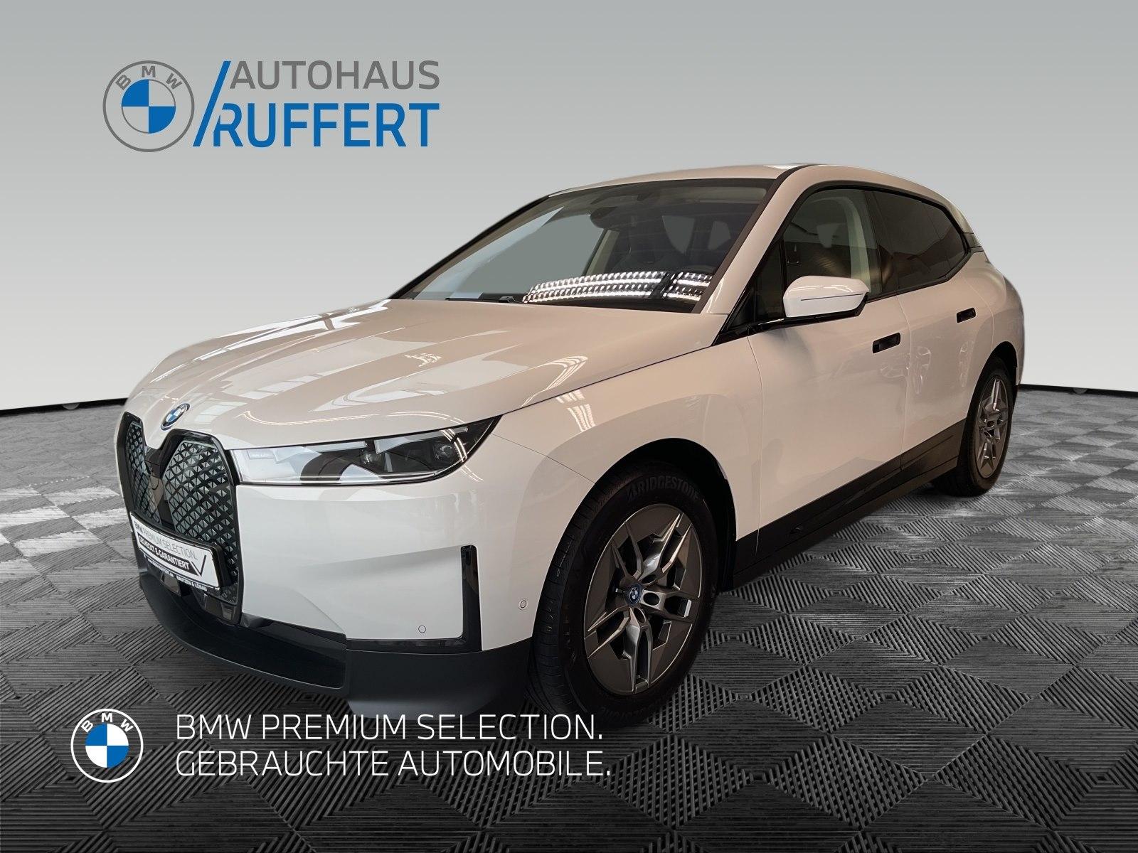 BMW iX xDrive50 DAB Aktivlenkung Parkassistent AHK