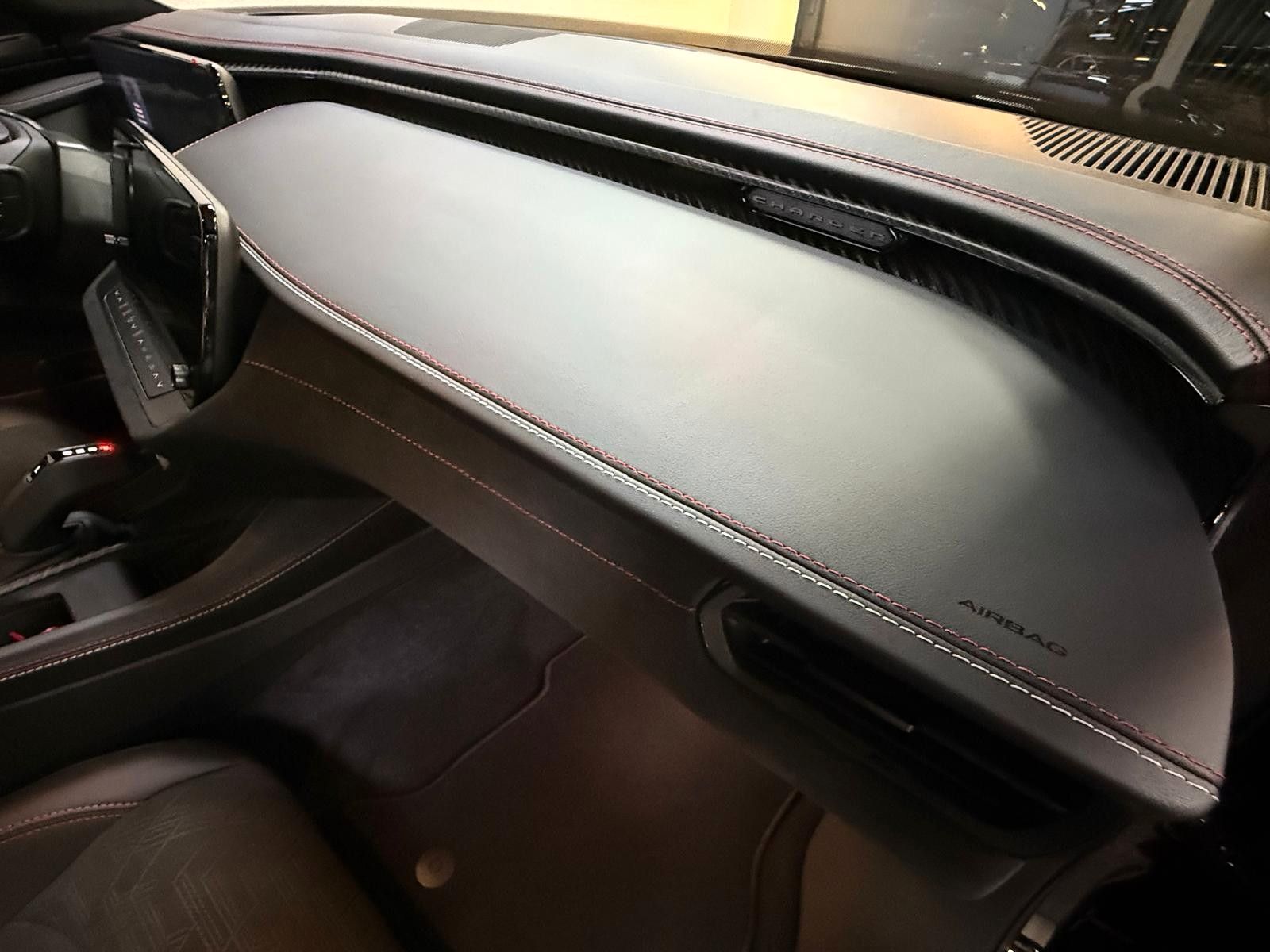 Fahrzeugabbildung Dodge CHARGER 4DR -LAUNCH EDITION-SIXPACK-CARBON-AWD