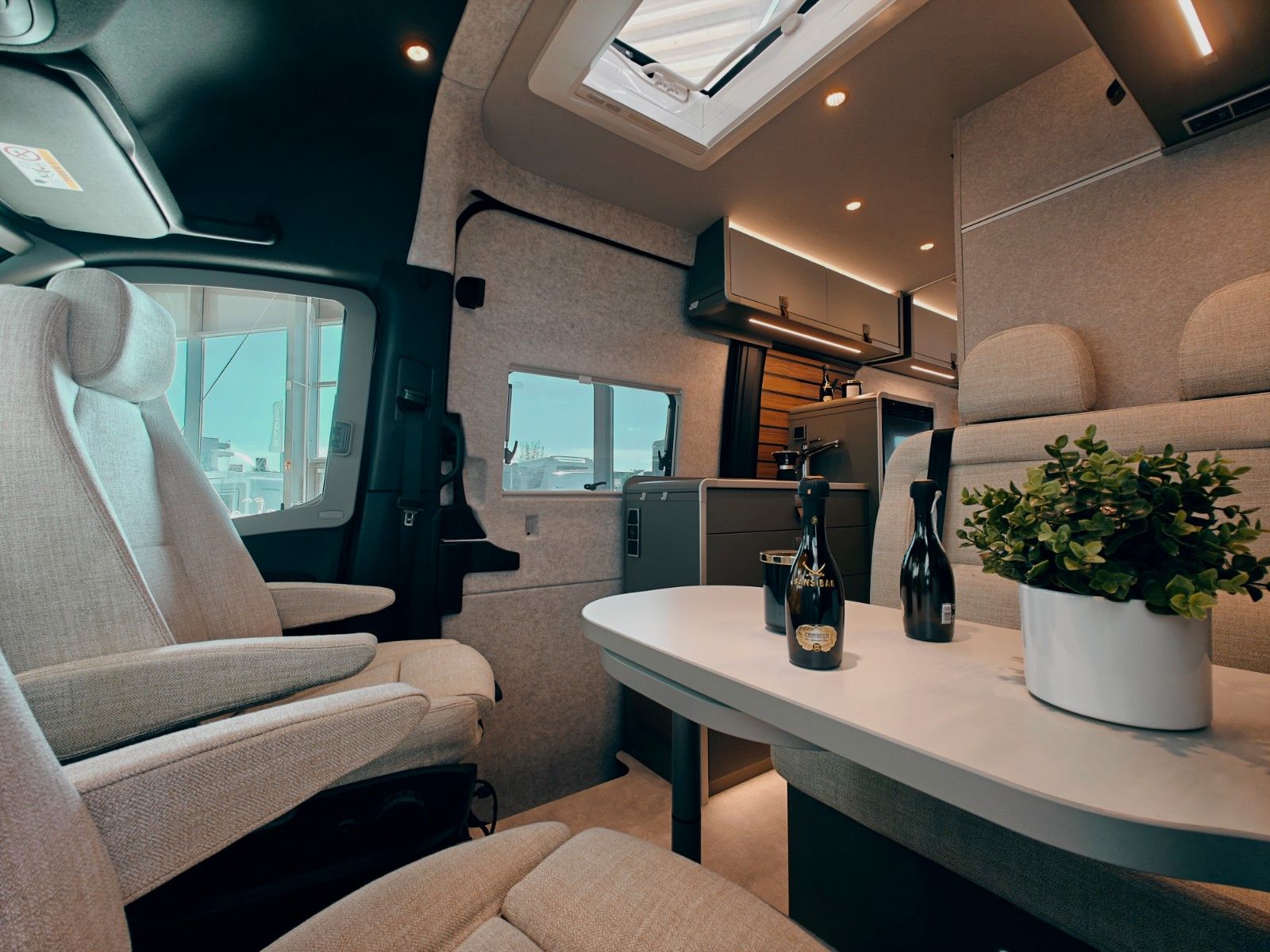Fahrzeugabbildung HYMER / ERIBA / HYMERCAR GRAND CANYON S 4x4 MB 600 by palmo