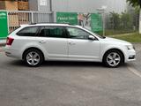 Skoda Octavia Combi Tour Navi SHZ PDC Neu Tüv - Skoda Octavia Tour mit Benzin-Antrieb