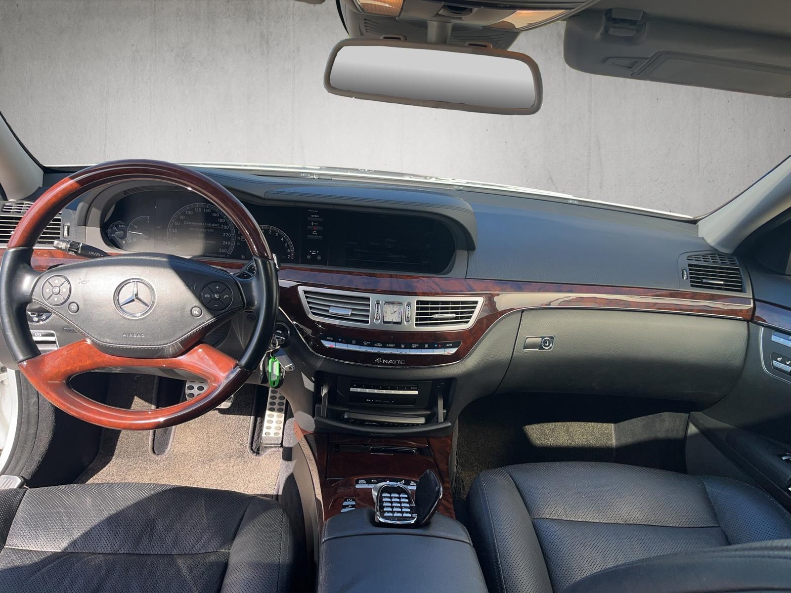 MERCEDES-BENZ S 500 L 4MATIC V8 4.7 435ch - CUIR - DISTRONIC PLUS - CAMÉRA DE RECUL - SIÈGES VENTILÉS - TOIT OUVRANT