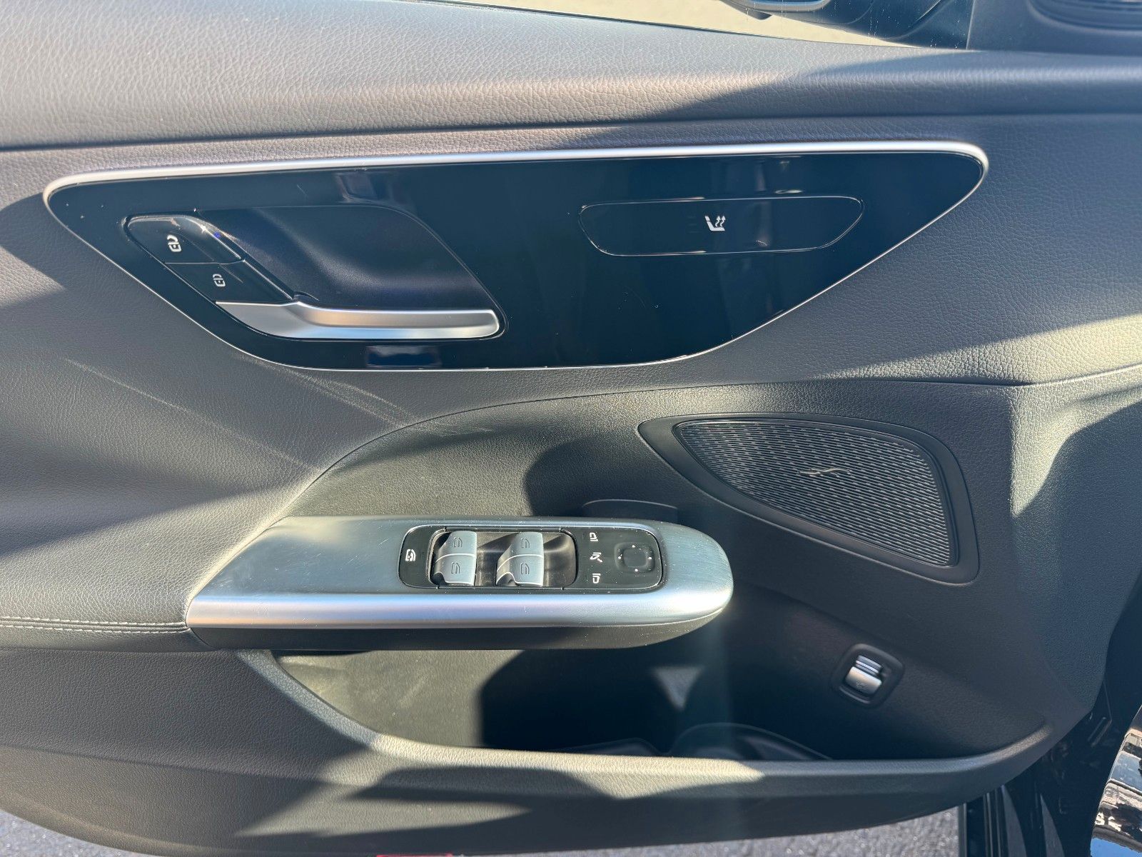 Fahrzeugabbildung Mercedes-Benz C 300d T Avantgarde+RKamera+TotW+Ambiente