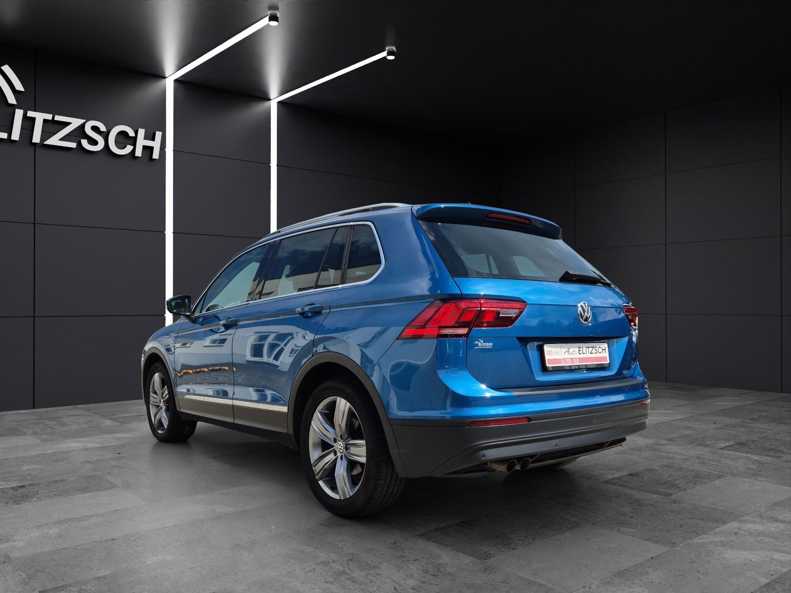 Fahrzeugabbildung Volkswagen Tiguan TDI IQ.Drive AHK PANO HUD ACC