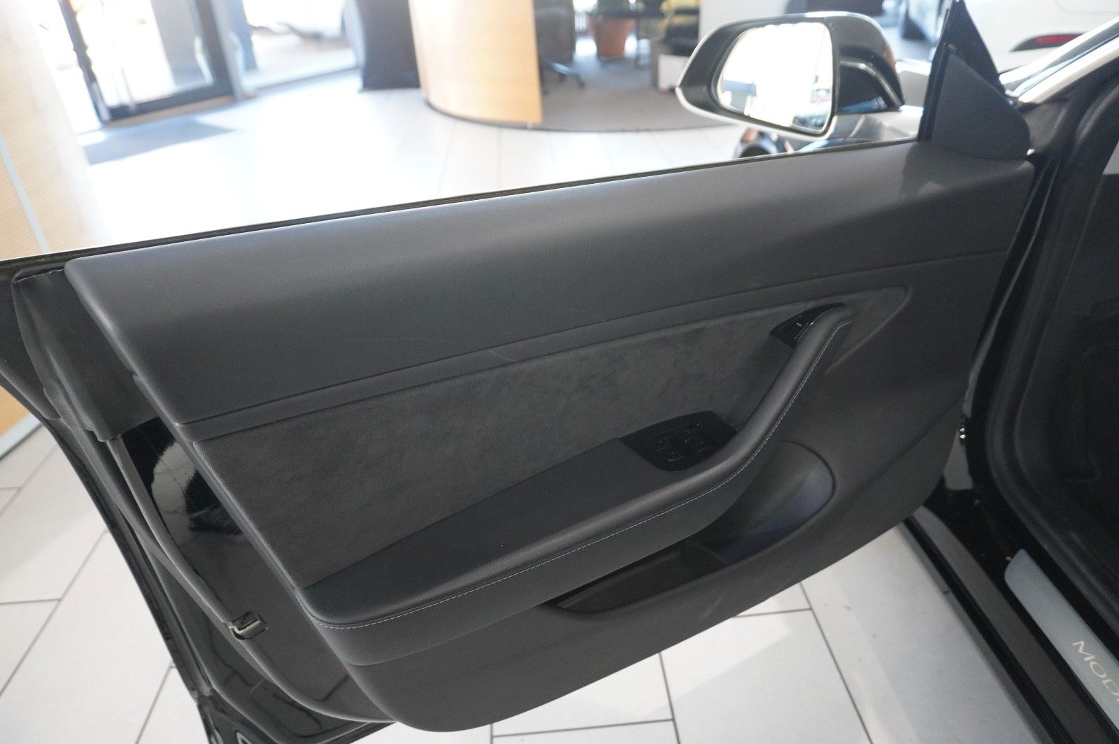 Fahrzeugabbildung Tesla Model 3 LONGRANGE DUAL-MOTOR NAVI/KAMERA/PANO/SH