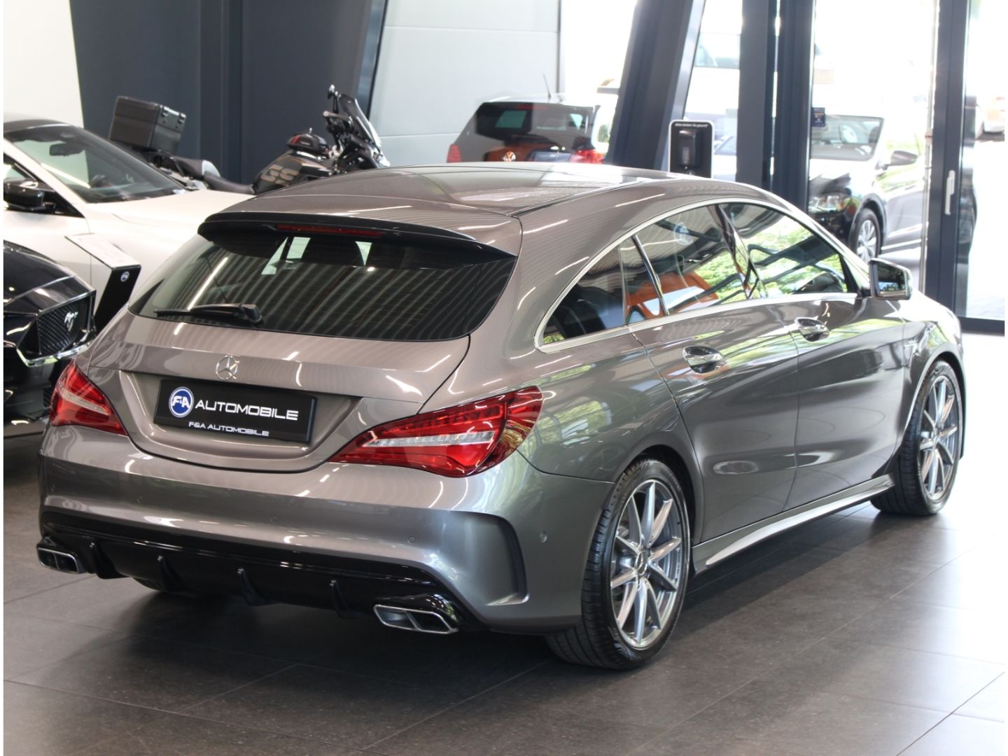 Fahrzeugabbildung Mercedes-Benz CLA 45 AMG Shooting Brake 4Matic 2.Hand*LED*TOP