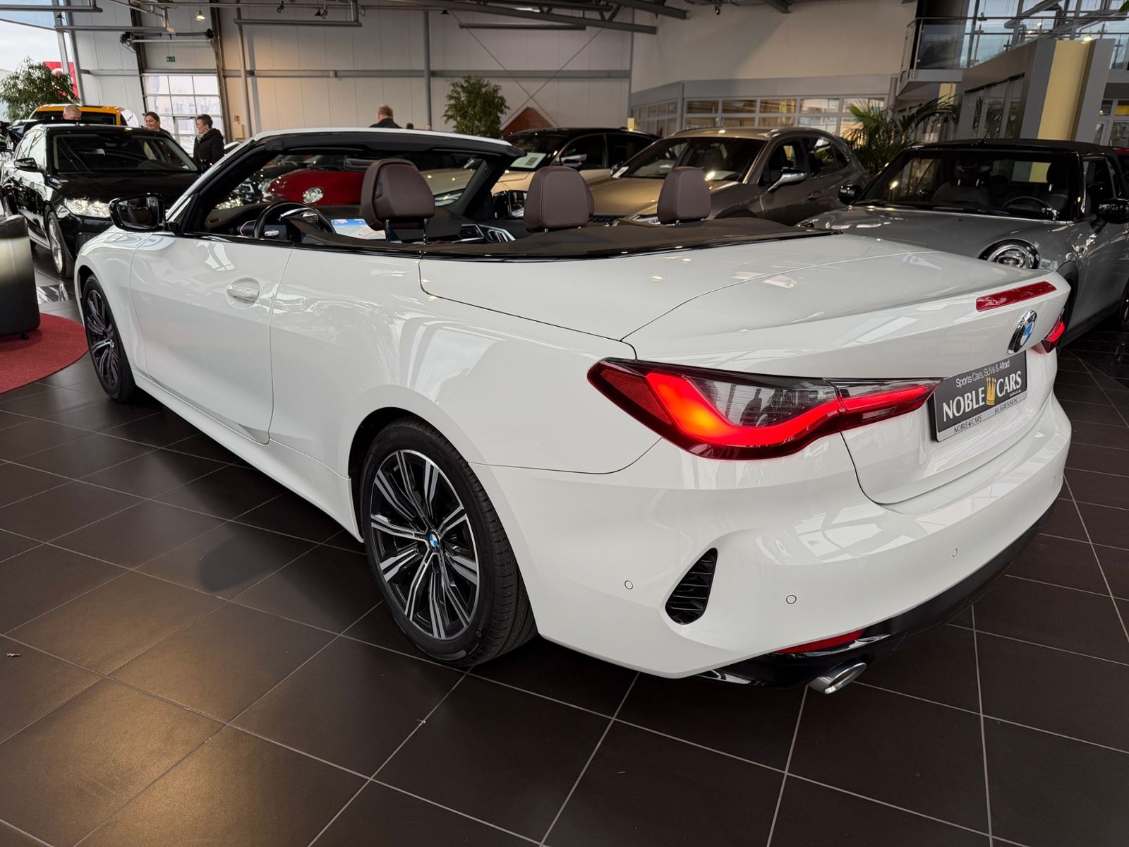 Fahrzeugabbildung BMW 420i Cabrio Shadow Line AHK LEDER LED NAV 18"