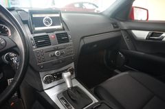 Fahrzeugabbildung Mercedes-Benz C 200 LIM. CGI AVANTGARDE NAVI/SH/XENON/PANO/AMG