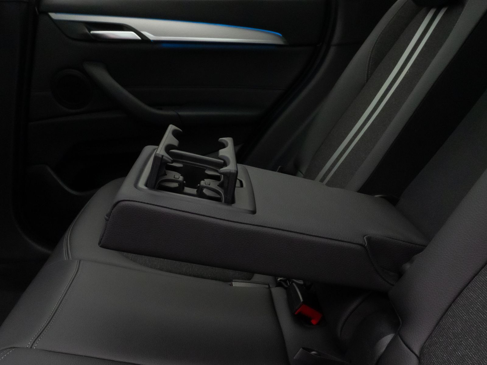 Fahrzeugabbildung BMW X1 xD25e M Sport Panorama DAB Navi LED 18Zoll