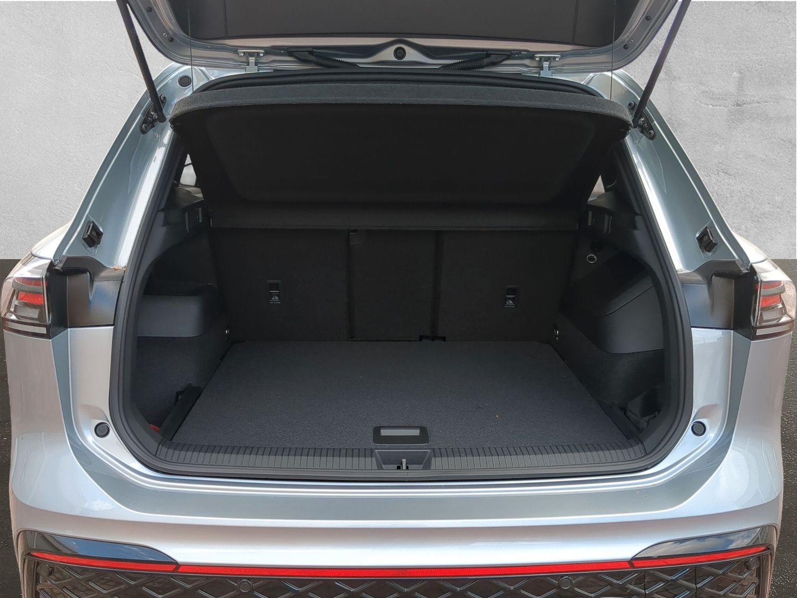 Fahrzeugabbildung Volkswagen Tiguan R-Line 2,0 TDI 110kW 7-Gang DSG AHK