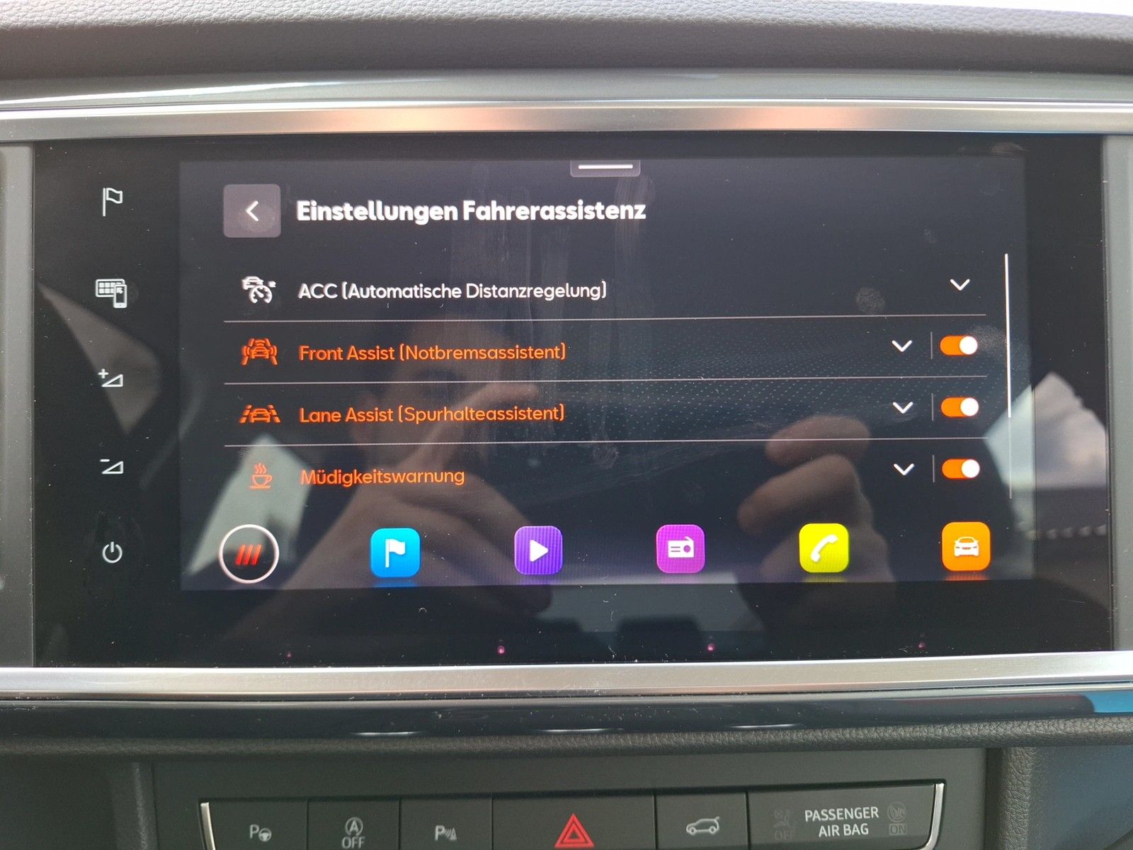 Fahrzeugabbildung SEAT Ateca TSI Style DSG LED Navi AID ACC Park-Assist