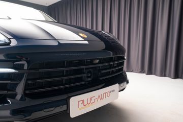 Porsche Cayenne - 2