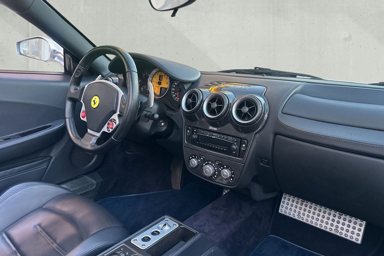 Fahrzeugabbildung Ferrari F430 Spider*PDC*Embleme*HiFi