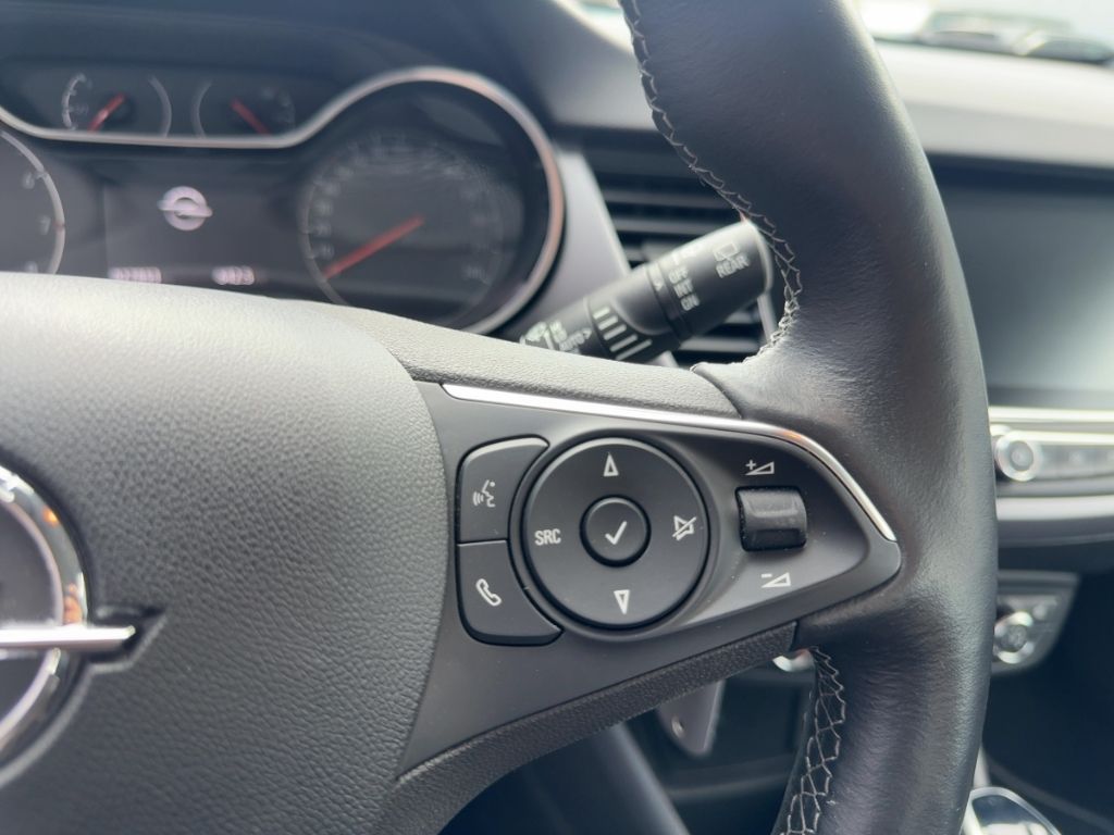 Fahrzeugabbildung Opel Crossland Turbo Enjoy, Allwetterreifen, Navigati