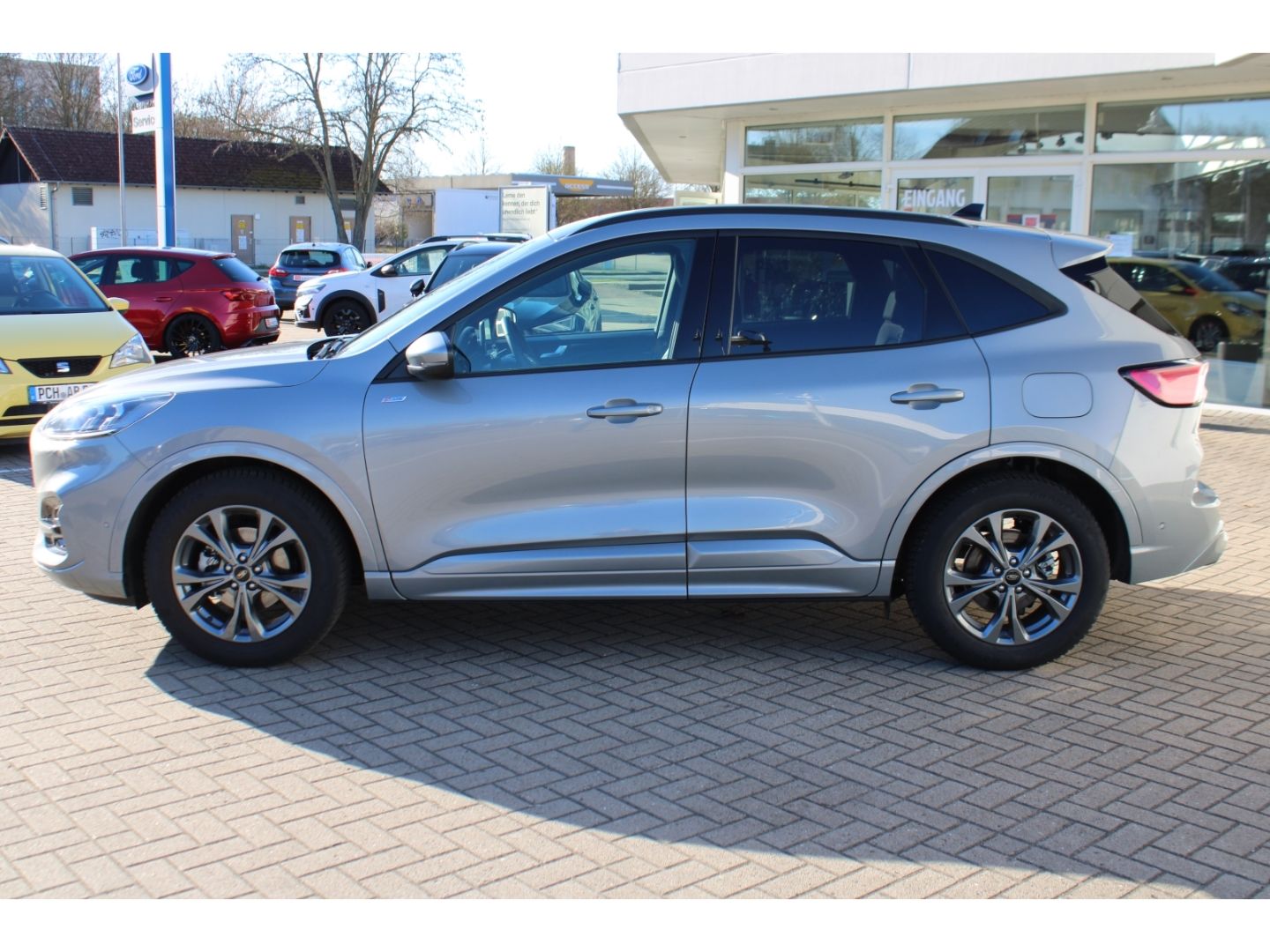 Fahrzeugabbildung Ford Kuga ST-Line X LED AHK Navi GJR Pano  RFK VZE TW