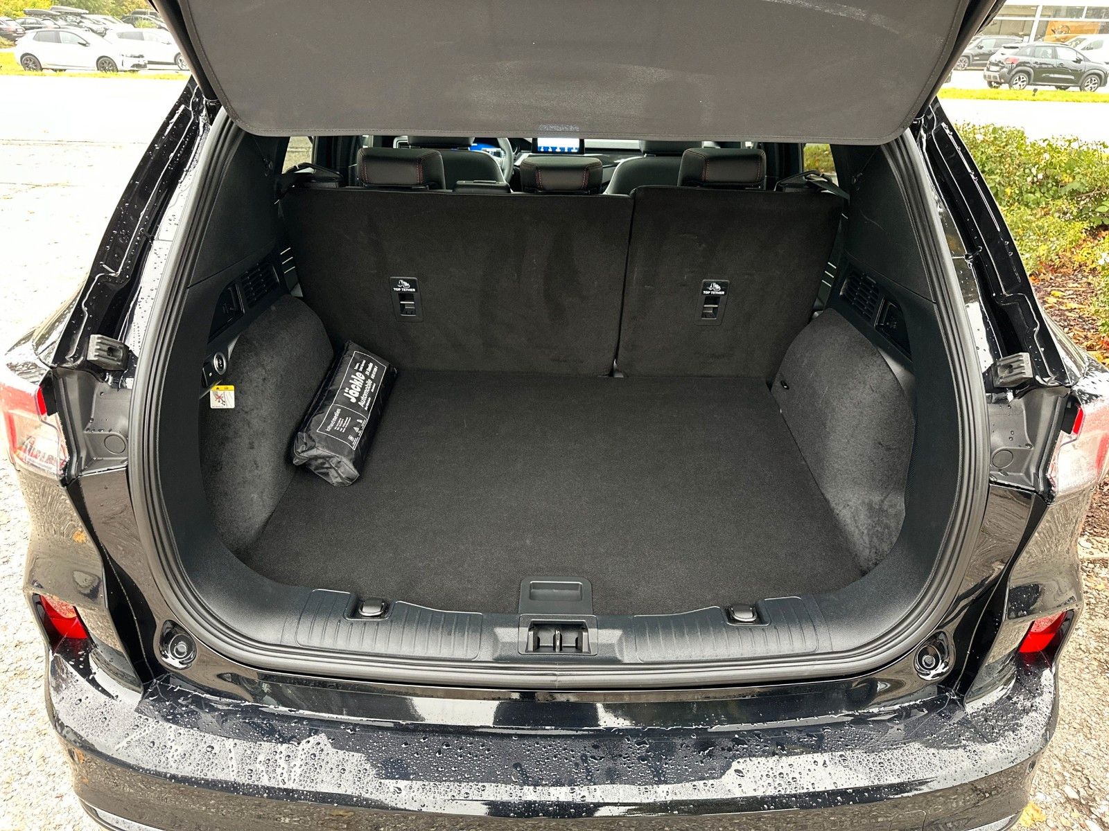 Fahrzeugabbildung Ford Kuga ST-Line X, AHK SCHWENKBAR, ACC-TEMPOMAT