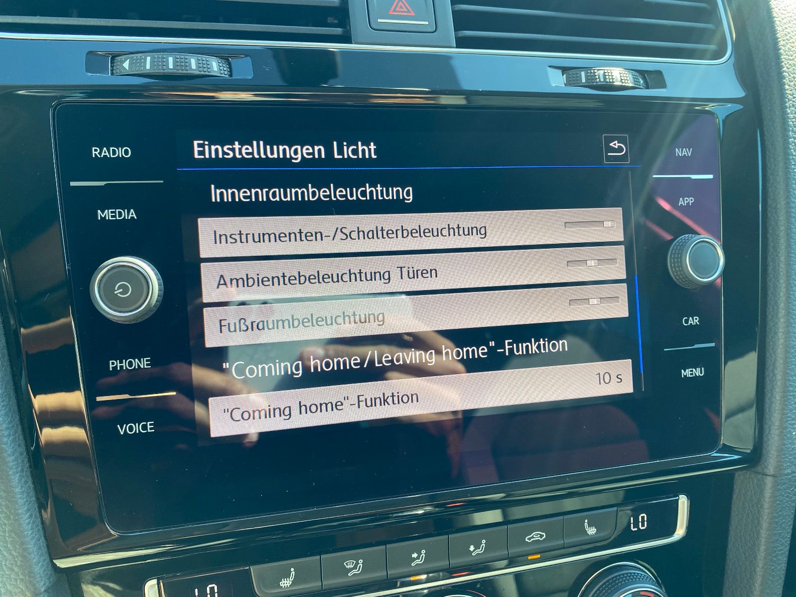 Fahrzeugabbildung Volkswagen Golf VII Variant Highline TSI DSG ACC LED Kamera