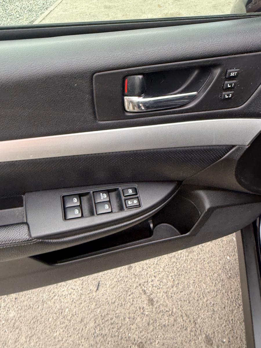 Subaru Outback 2013 — photo 11