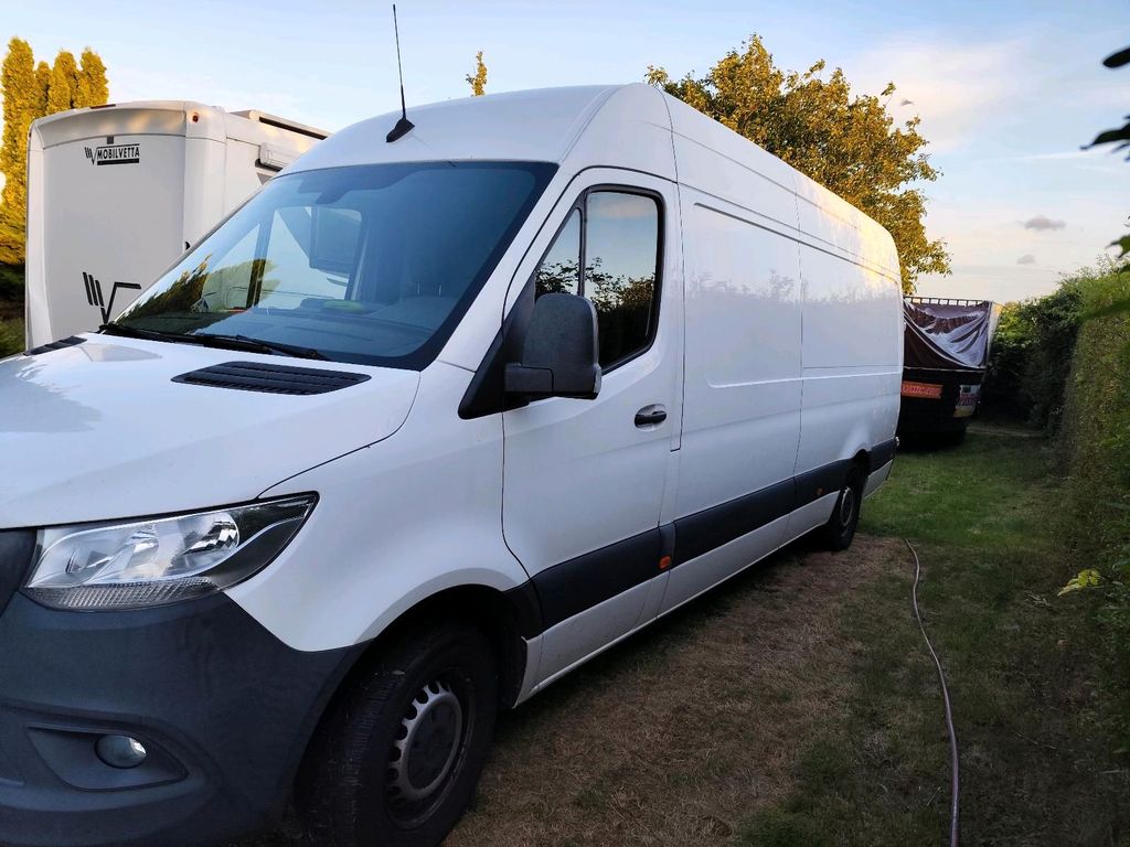 Image of Mercedes-Benz Sprinter