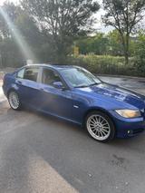 BMW 318i (E90) Limousine Facelift - BMW 3er E90 mit Facelift